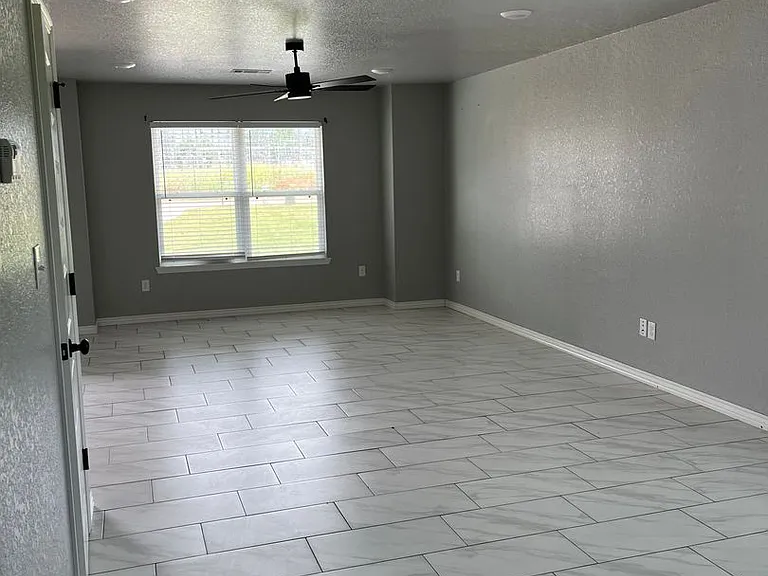 1518 Northridge Dr E — Photo 24