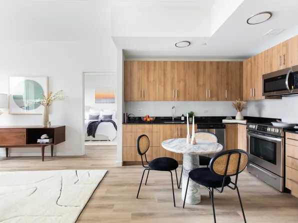 8 Palmetto Street image 1 of 14