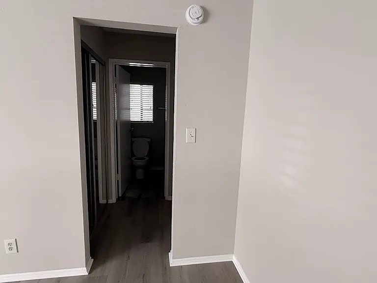 270 W Elmwood Ave #G — Photo 5
