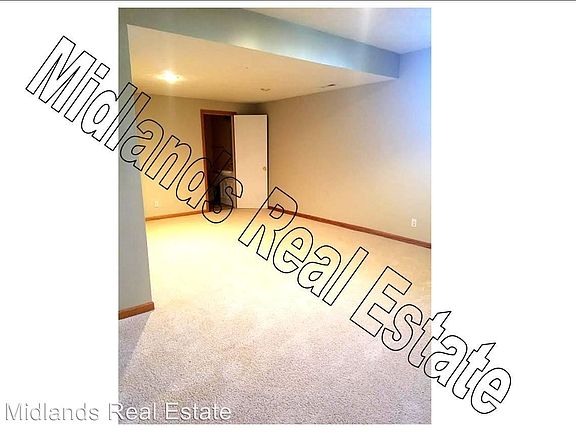 4th image of 15932 South St