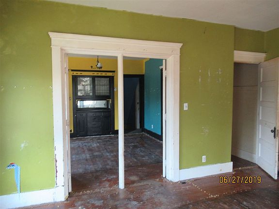 4th image of 238 S 14th St