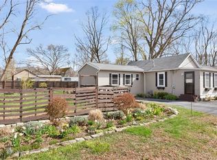 29 Crown St, WARWICK, RI 02889