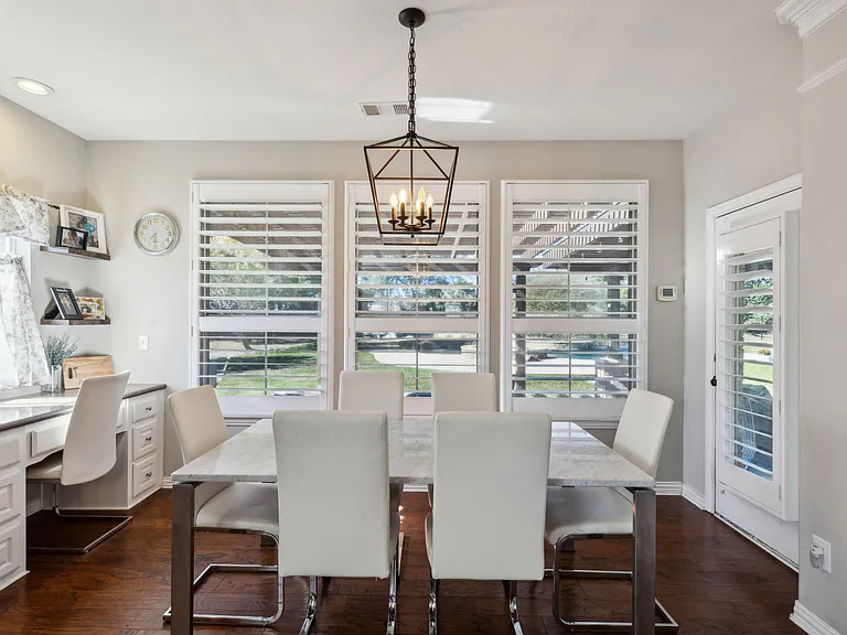 5801 Hathaway Dr — Photo 33