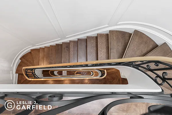 Sold by Leslie J. Garfield | media 10