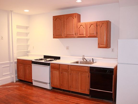 3rd image of 10 Claremont Park #2