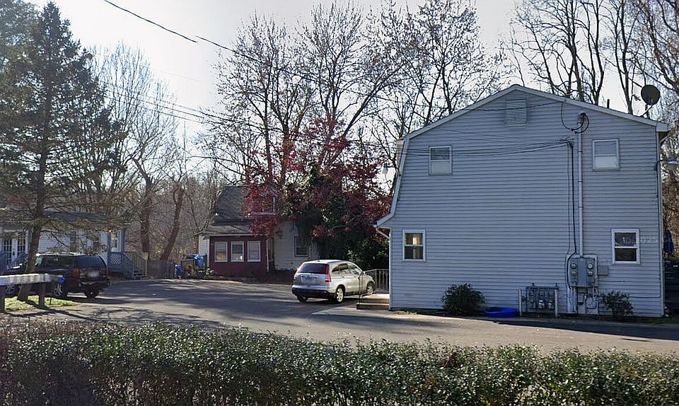 2nd image of 331-339 Naubuc Ave