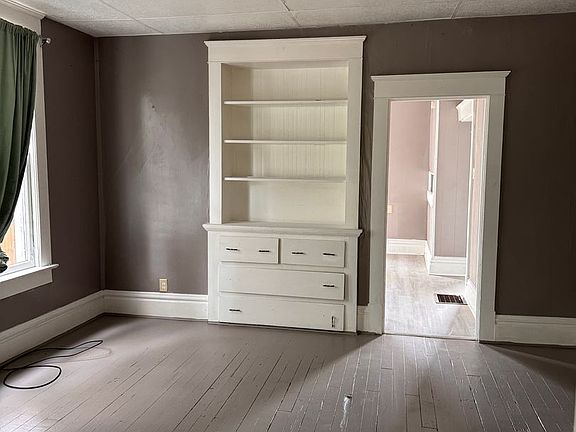 3rd image of 117 Park Ave #1