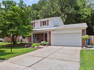 8409 Sandpiper St, Canton, MI 48187