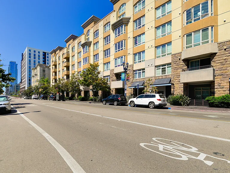 1465 C St #3301 — Photo 31