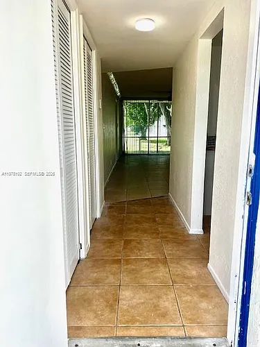 5100 SW 64th Ave Photo 1
