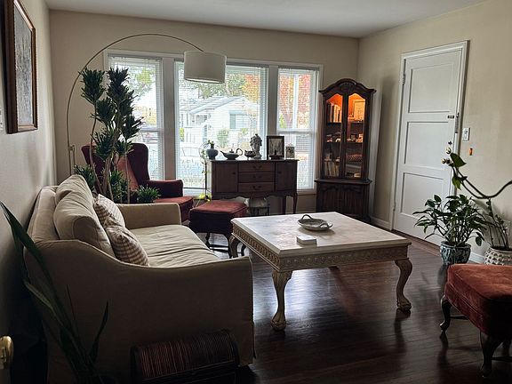 3rd image of 40 Clinton St APT 2