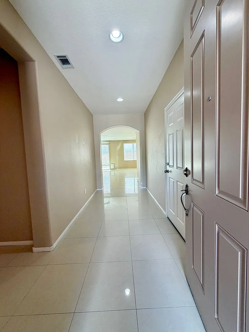 7493 Longhorn Lodge Avenue, Las Vegas, Nevada 89113 — Photo 4