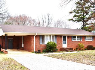 1315 Vickie Ln, Matthews, NC 28104