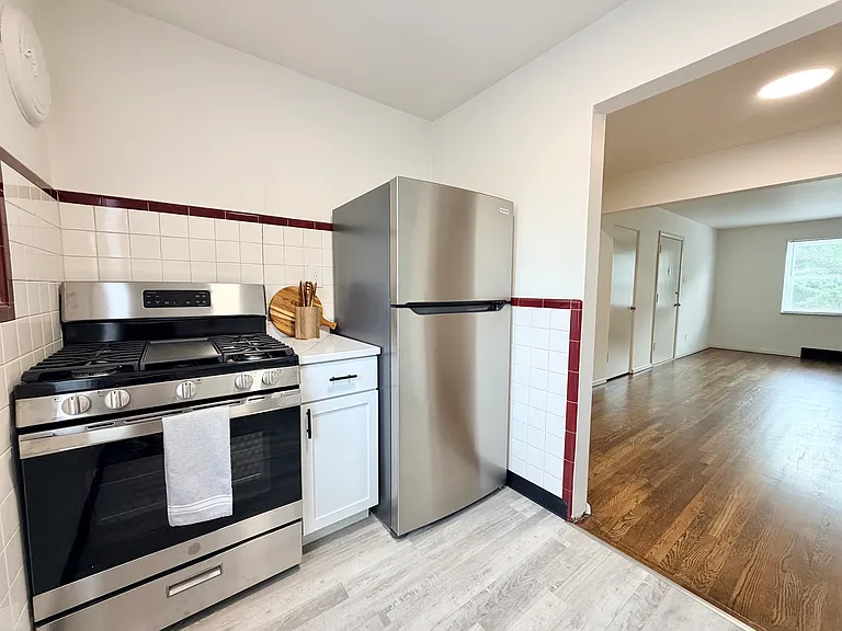 7176 Jamieson Ave #1W — Photo 4