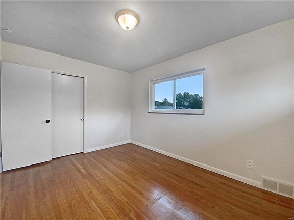 4th image of 10021 Shea Dr
