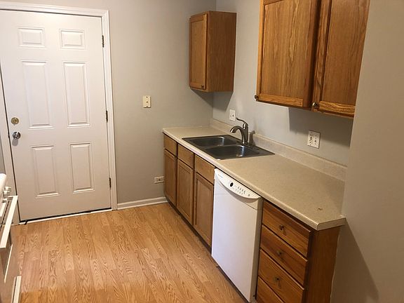 5th image of 752 Navajo Dr