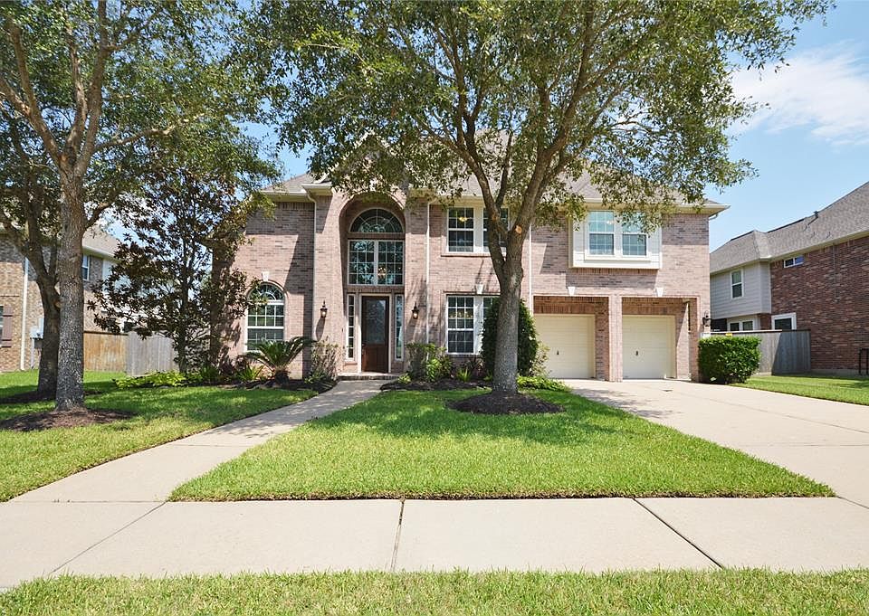 1st image of 5213 Pilgrim Oaks Ln