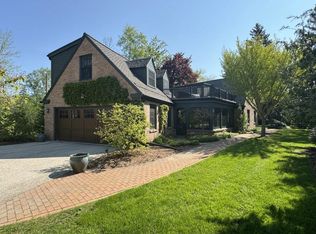 518 E Ravine Dr, Mequon, WI 53092