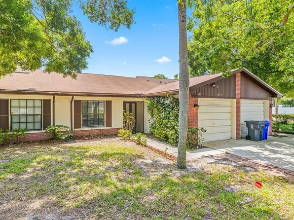 2027 Saginaw Ct, Oldsmar, FL 34677