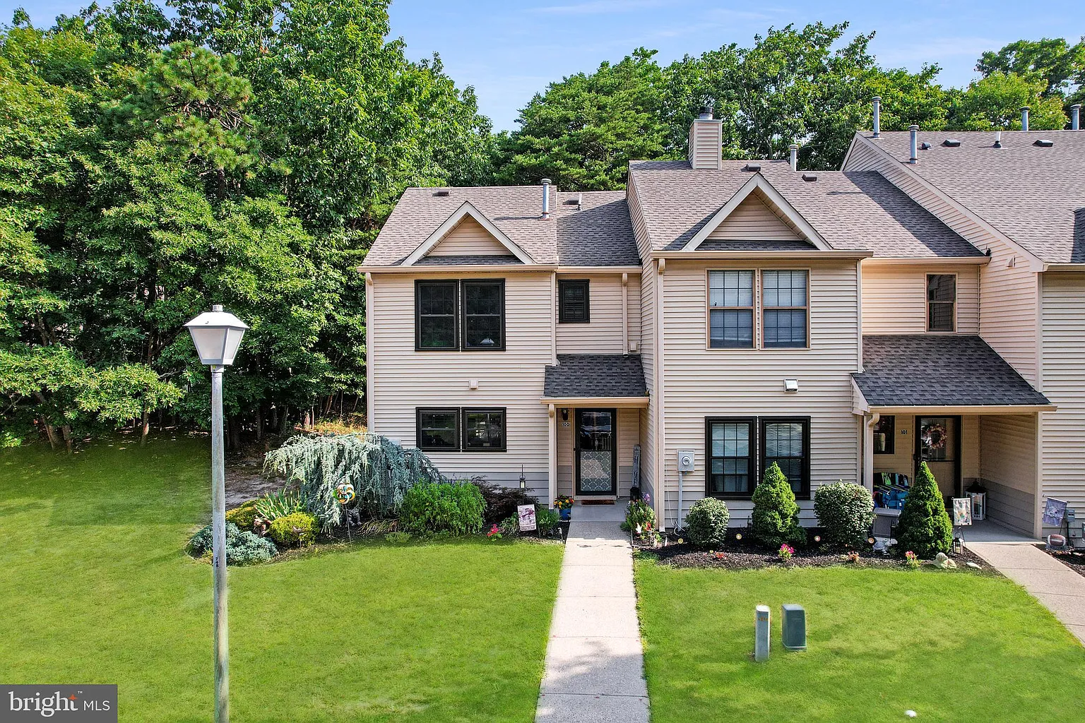 100 Whispering Oaks Way photo 1