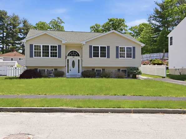 3 Oak Leaf Cir, Worcester, MA 01603