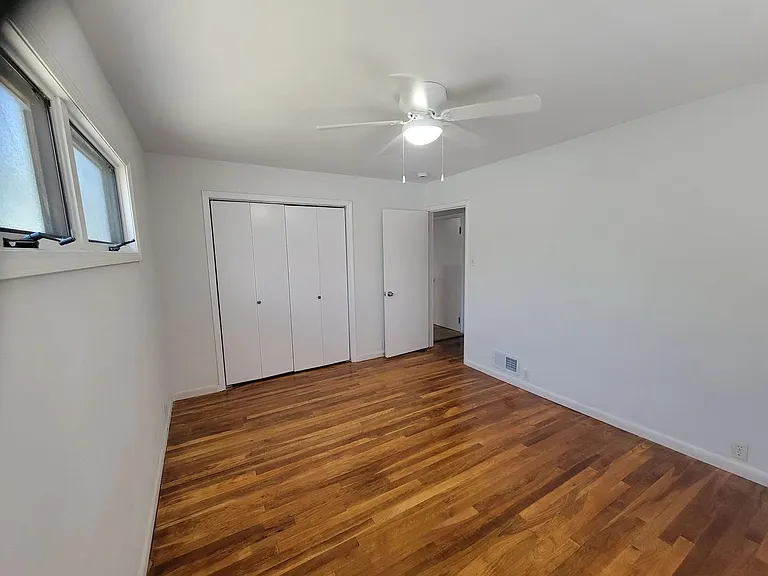 2518 W Kansas St — Photo 10