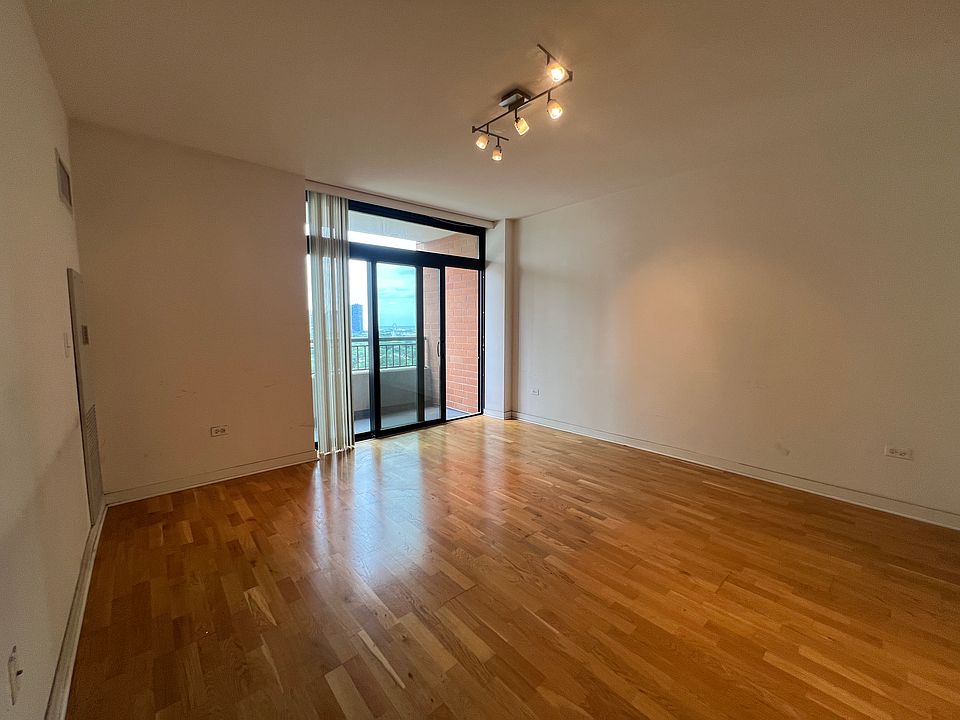 1st image of 1160 S Michigan Ave APT 2006