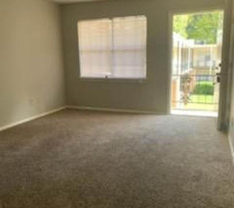 1st image of 3636 Spottswood Ave APT 10