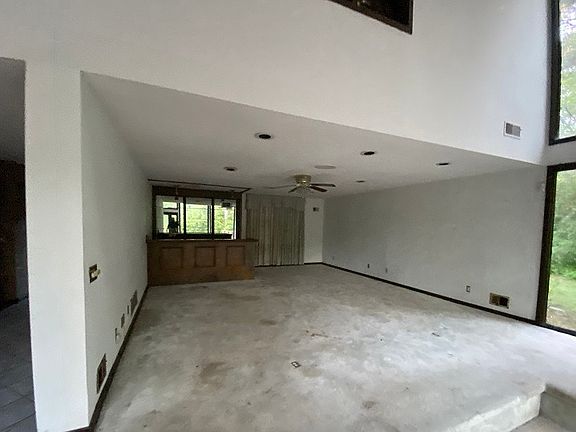 Additional Living Room
