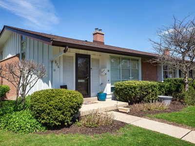 276 Crestwood Vlg, Northfield, IL, 60093