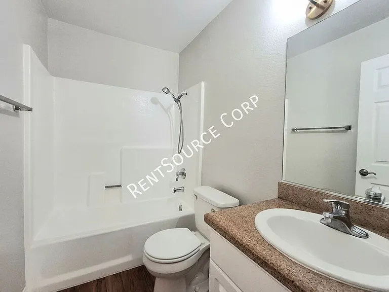 5525 Canoga Ave #123 — Photo 16