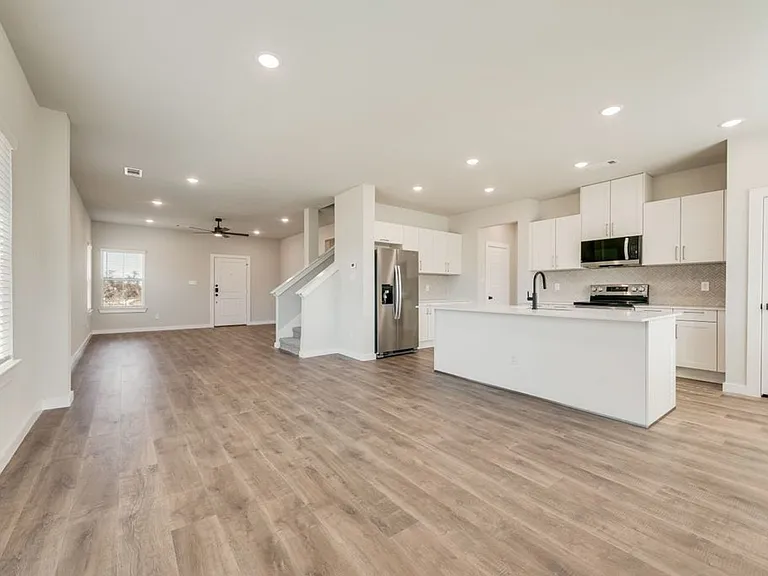 6846 Florence Dr — Photo 5