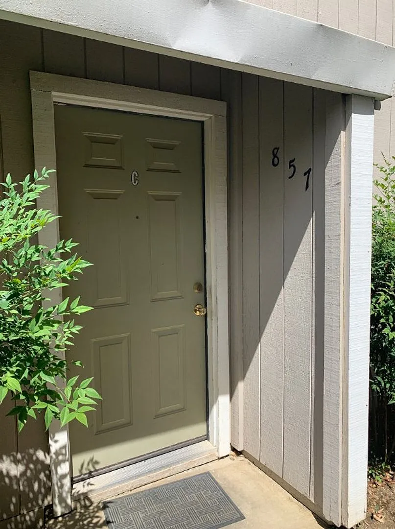 857 Adams Terrace — Photo 2