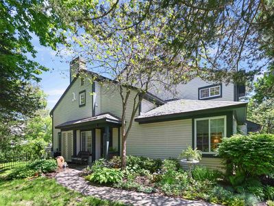 29 Lake Forest Drive, Burlington, VT, 05401