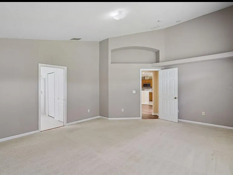 15723 Markham Dr — Photo 6