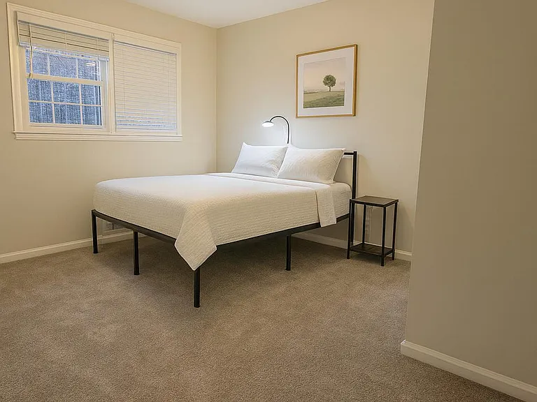 Parkview Dr — Photo 1
