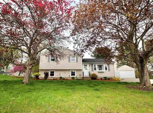 1 Coburn Rd, Derry, NH 03038