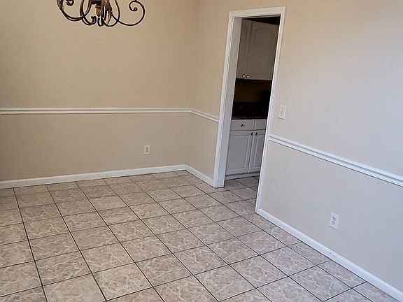 2nd image of 587 Creekview Dr