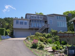224 SW Shell St, Yachats, OR 97498