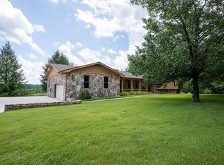 648 Scratch Ankle Rd, Trenton, GA 30752