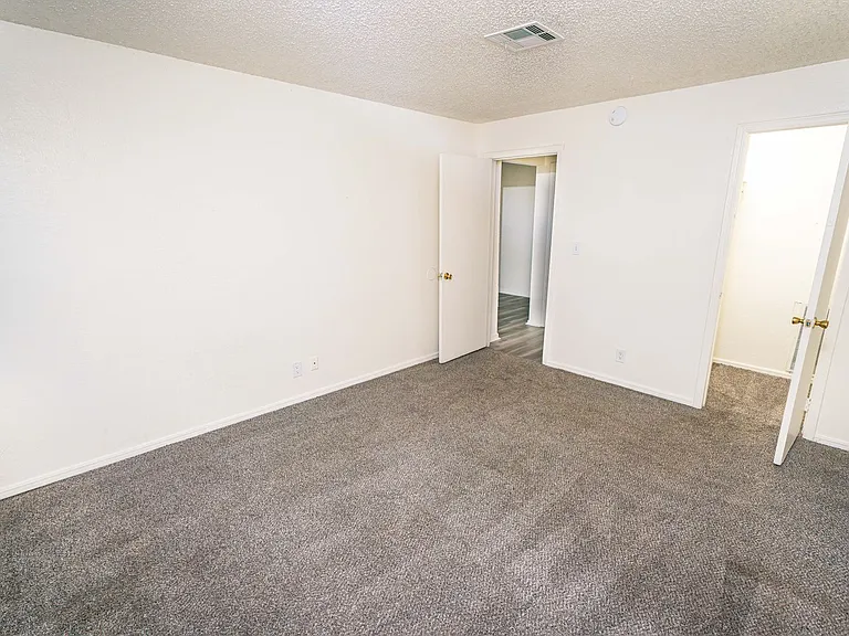 Tamarack Place Apartments — Photo 56