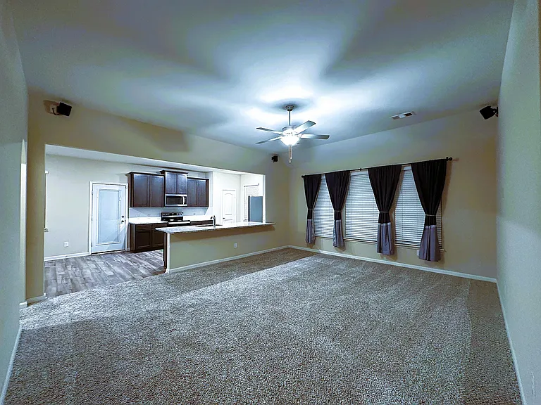 322 Sweet Pea Ln — Photo 3