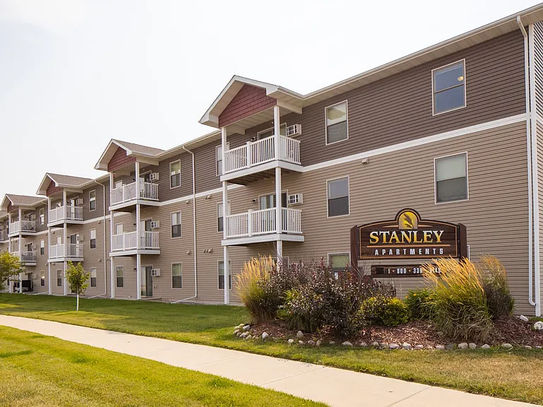Stanley Apartments — Photo 1