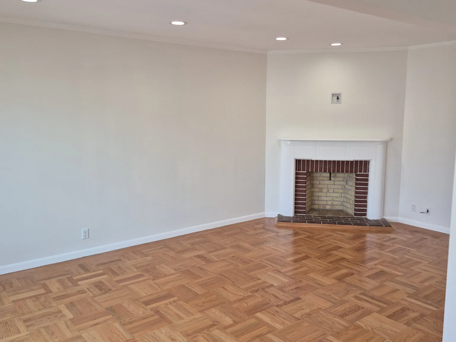 63 Riverton Dr — Photo 3