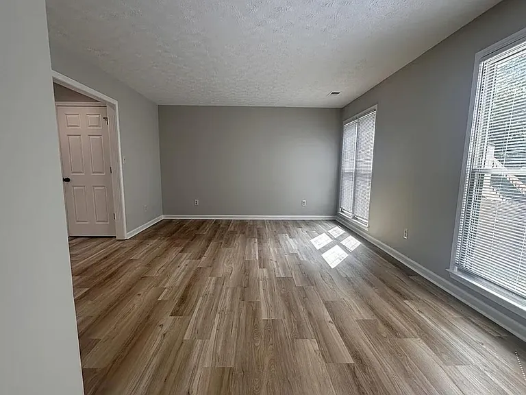 672 Millpond Rd — Photo 7
