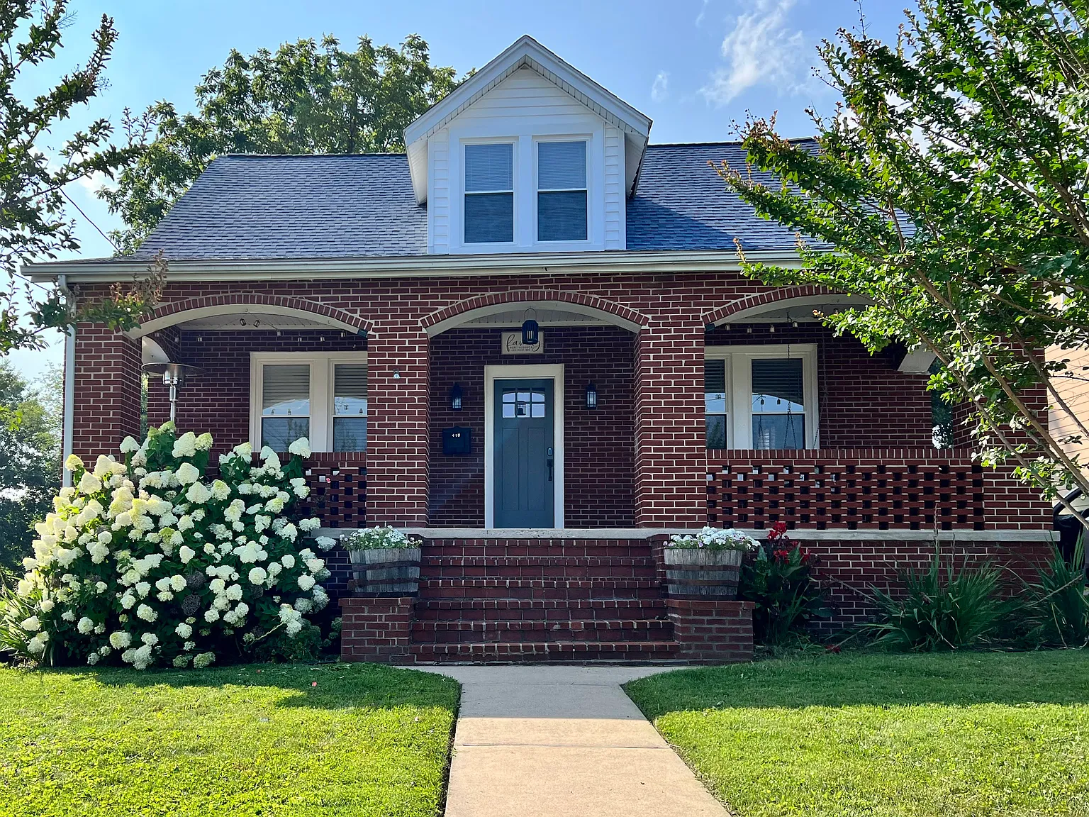 3 bed, 1521 sqft, $2,400 — Photo 1