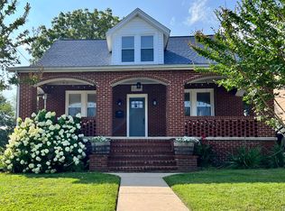 413 Florence Ave, Waynesboro, VA 22980
