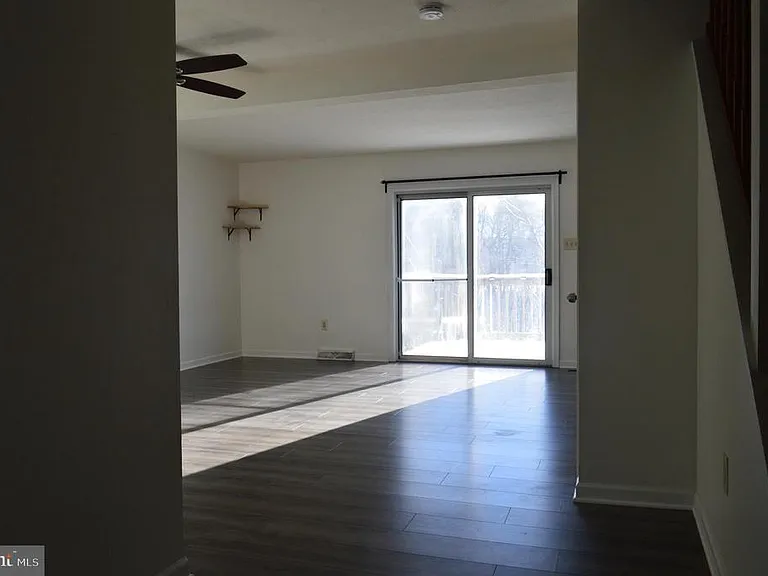 890 Gaming Sq — Photo 3