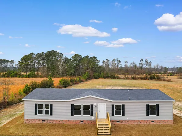 6613 Strickland Rd., Green Sea, SC 29545
