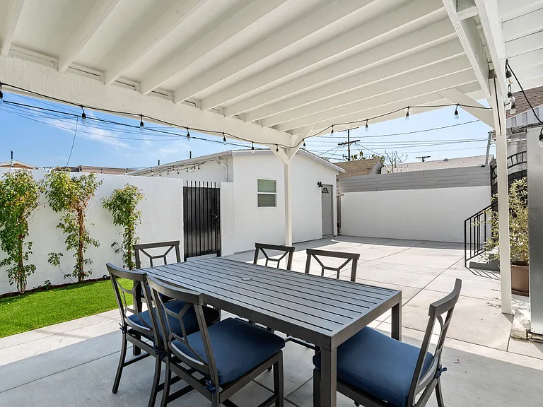 7410 S Hobart Blvd — Photo 29